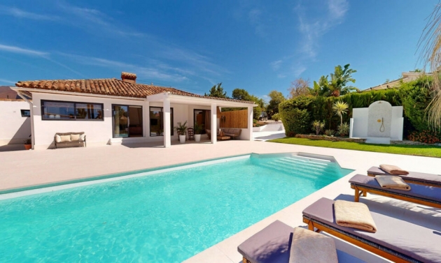 House - Resale - Estepona - Estepona