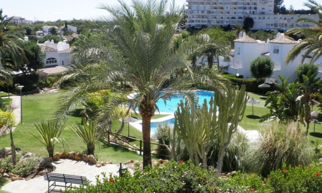 House - Resale - Estepona - Estepona