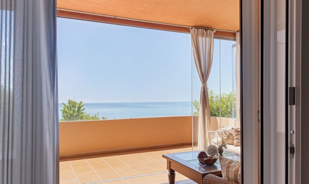 House - Resale - Estepona - Estepona