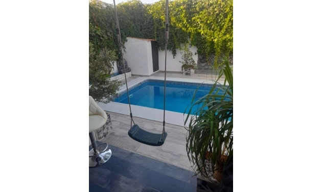 House - Resale - Estepona - Estepona