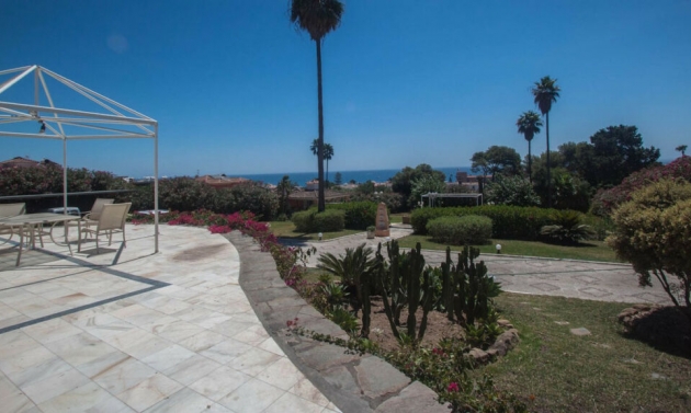 House - Resale - Estepona - Estepona