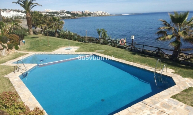House - Resale - Estepona - Estepona