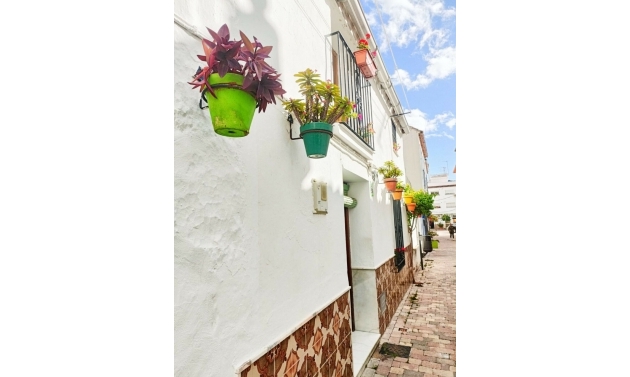 House - Resale - Estepona - Estepona