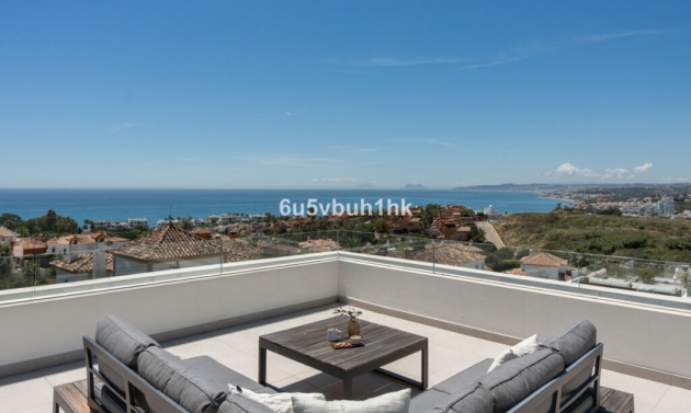 House - Resale - Estepona - Estepona