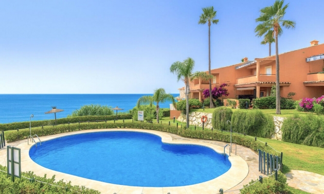 House - Resale - Estepona - Estepona