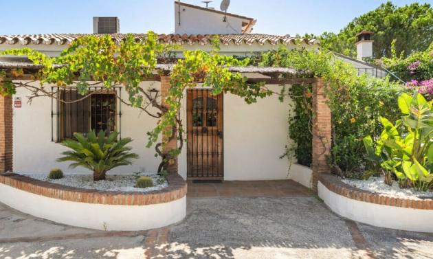 House - Resale - Estepona - Estepona