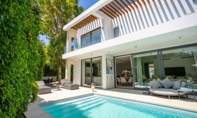 House - Resale - Estepona - Estepona