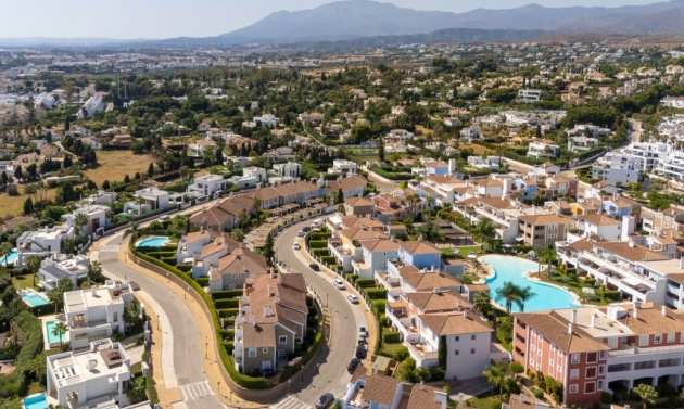 House - Resale - Estepona - Estepona