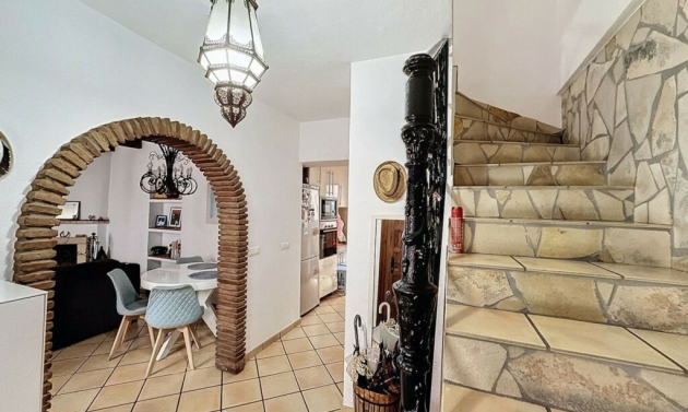 House - Resale - Estepona - Estepona