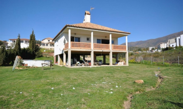 House - Resale - Estepona - Estepona