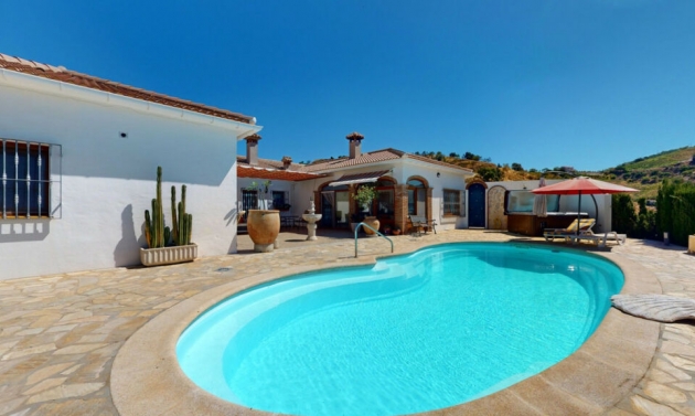 House - Resale - Iznate - Iznate