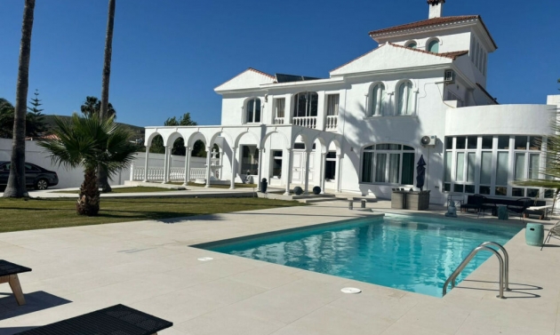 House - Resale - La Línea - La Línea