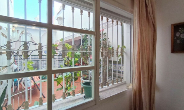 House - Resale - Málaga - Málaga