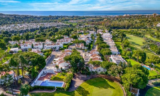 House - Resale - Nueva Andalucía - Nueva Andalucía