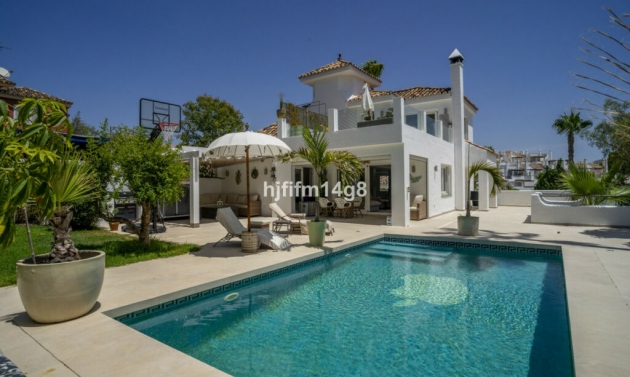 House - Resale - Nueva Andalucía - Nueva Andalucía