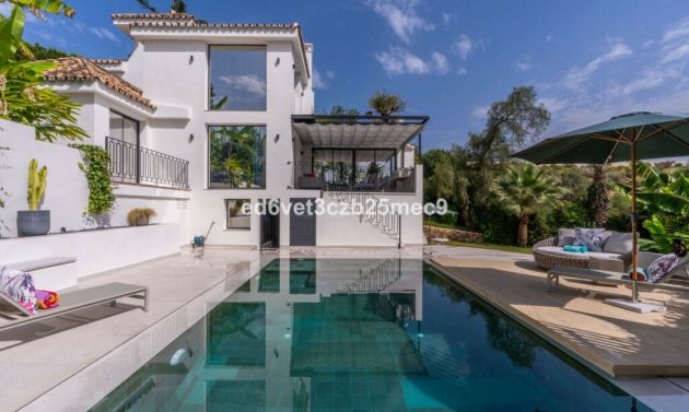 House - Resale - Nueva Andalucía - Nueva Andalucía