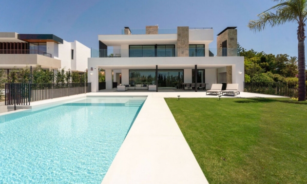 House - Resale - Nueva Andalucía - Nueva Andalucía