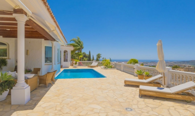 House - Resale - Sierrezuela - Sierrezuela