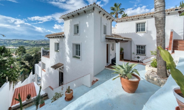 House - Resale - Sierrezuela - Sierrezuela