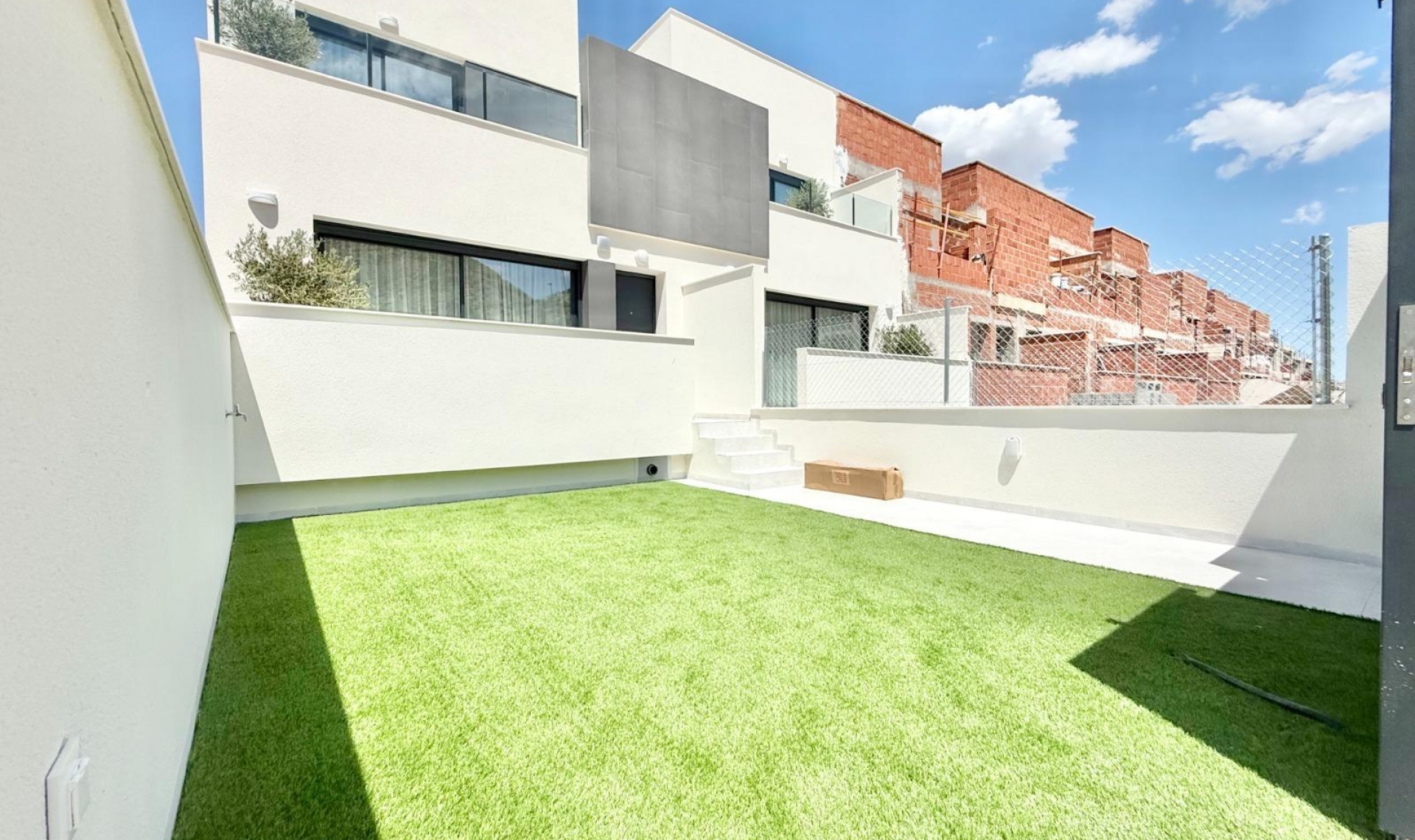 New Build - Town House -
Cox - San Fernando