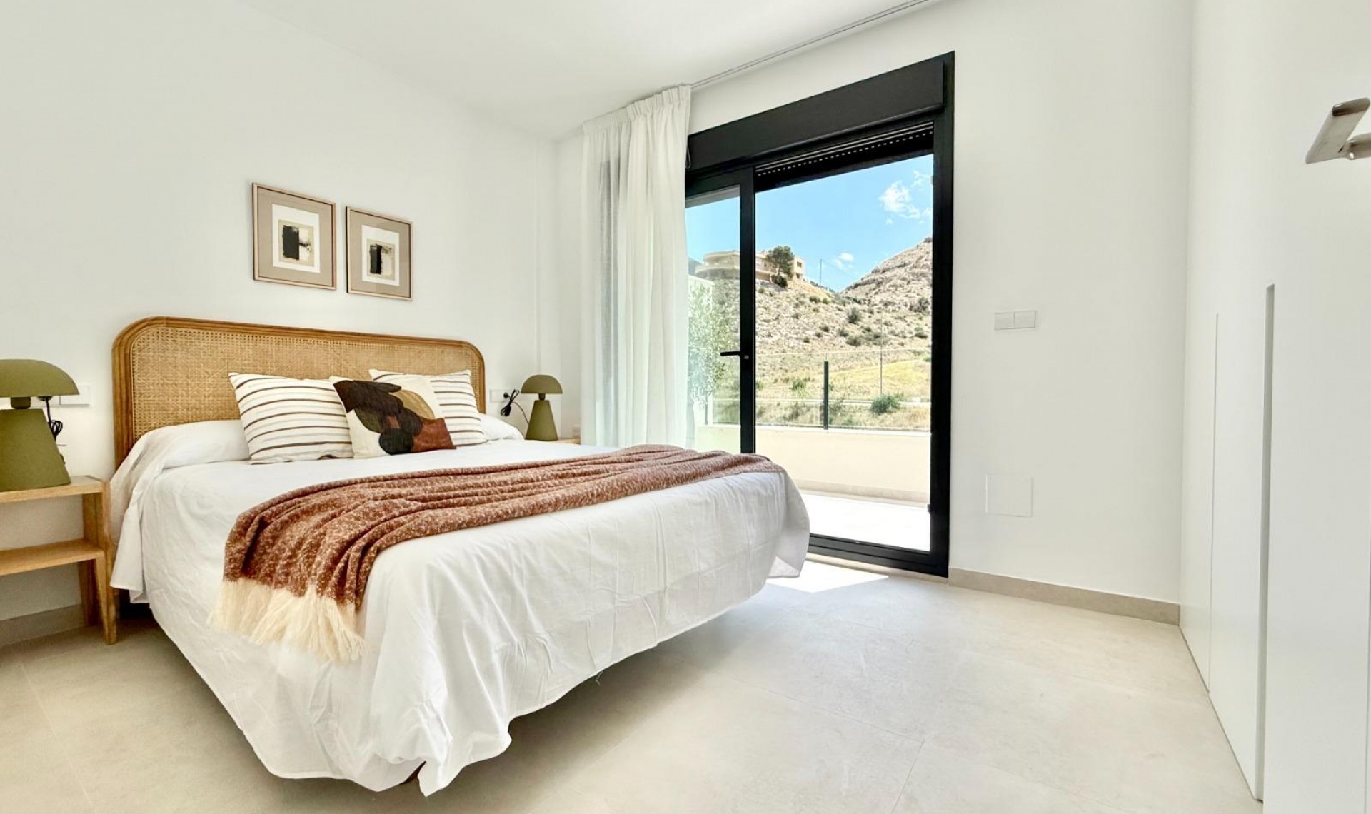 New Build - Town House -
Cox - San Fernando