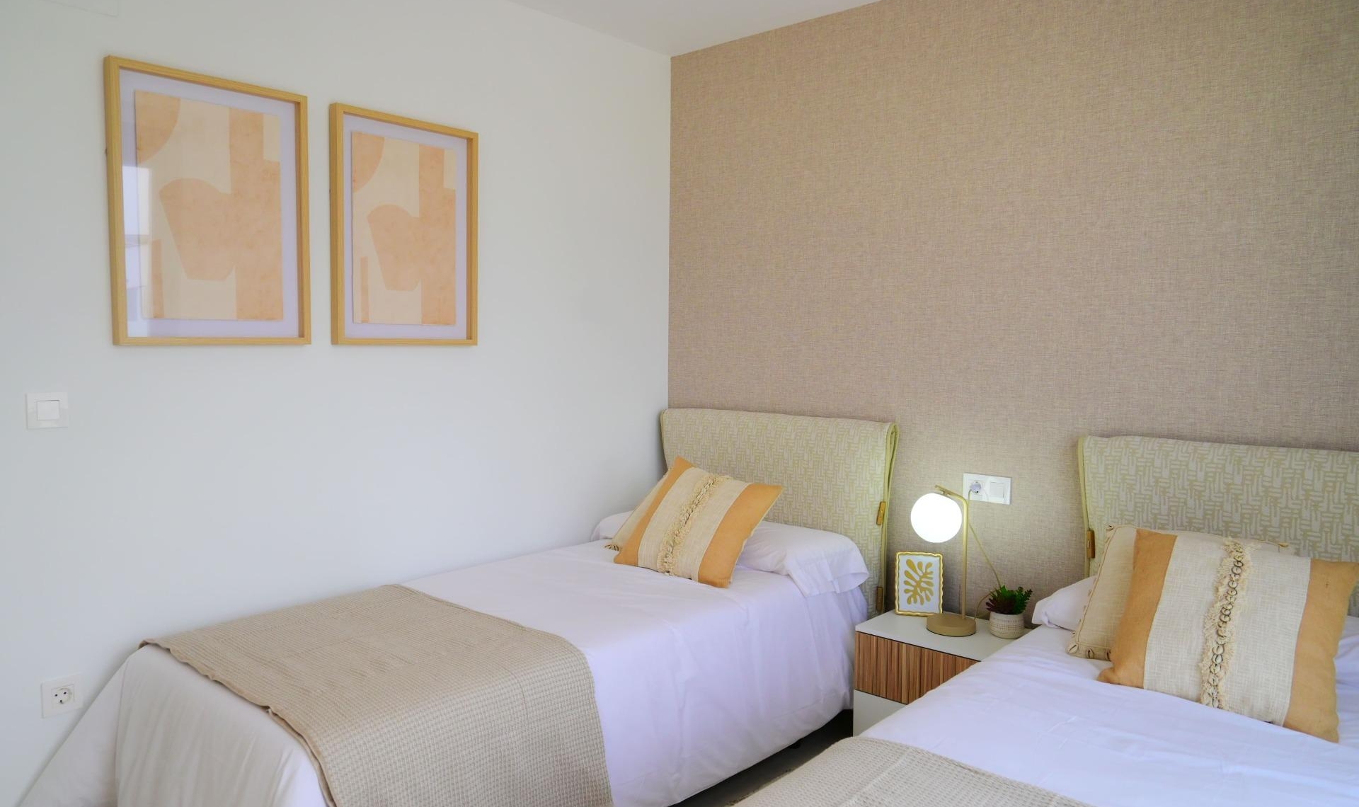 New Build - Villa -
Dolores - polideportivo