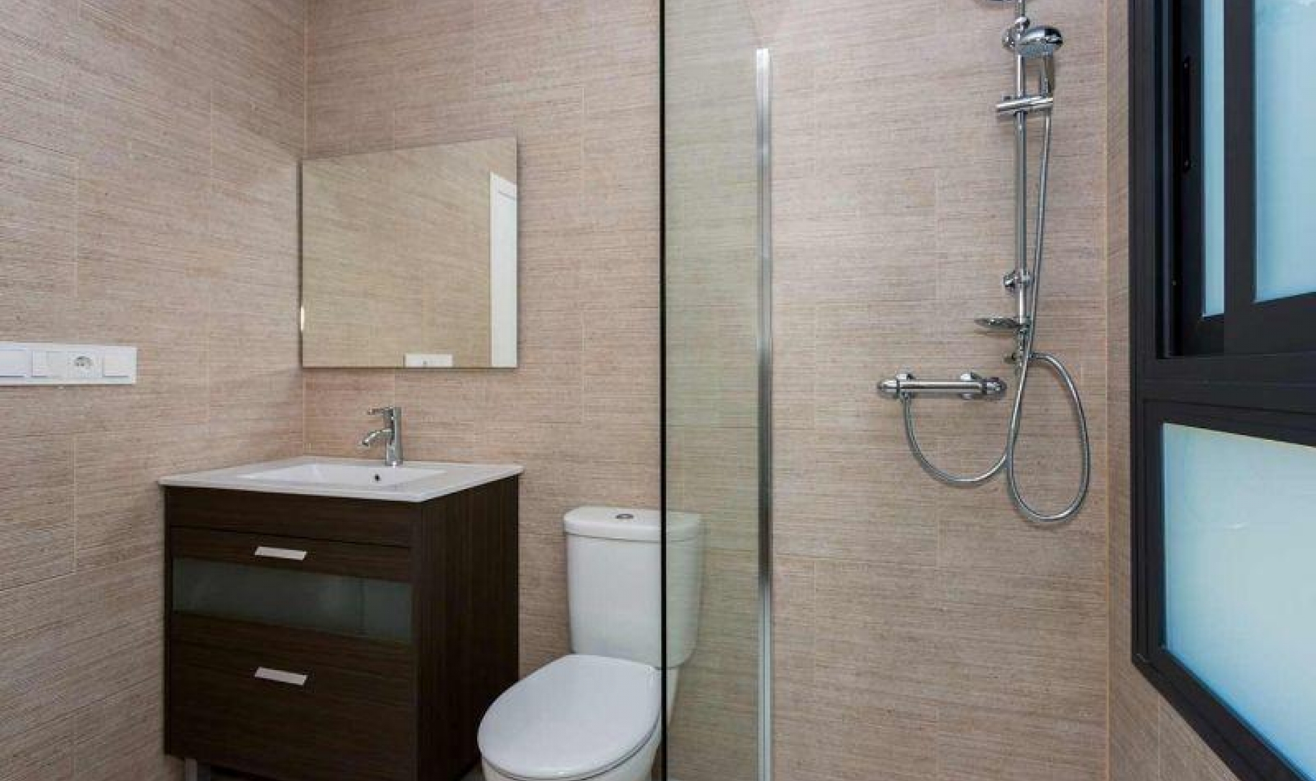 Novostavba - Quad house -
Daya Nueva - Centro