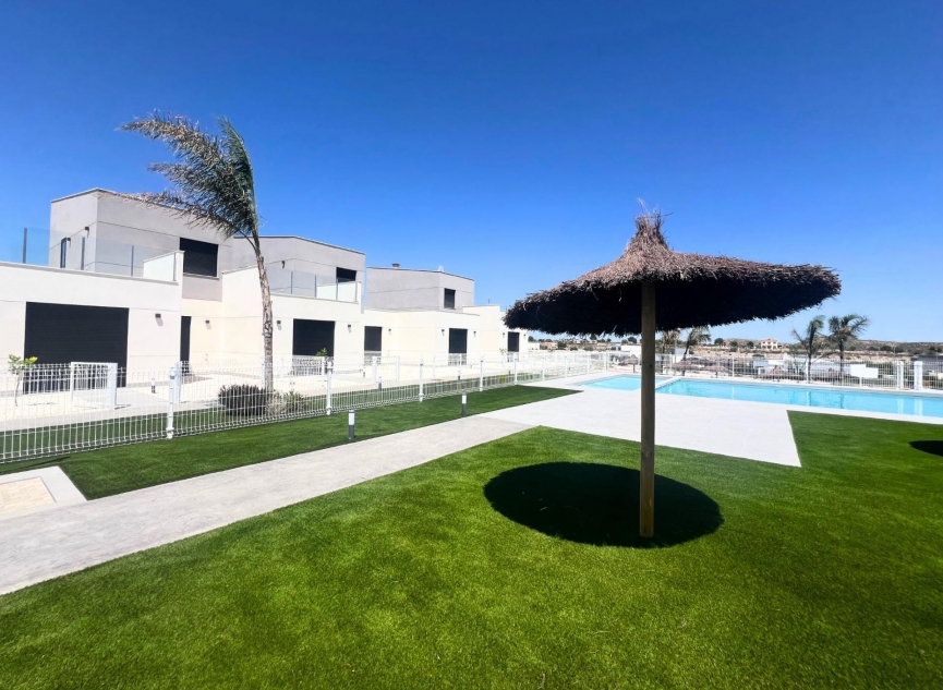 Novostavba - Town House -
BAÑOS Y MENDIGO - Altaona Golf