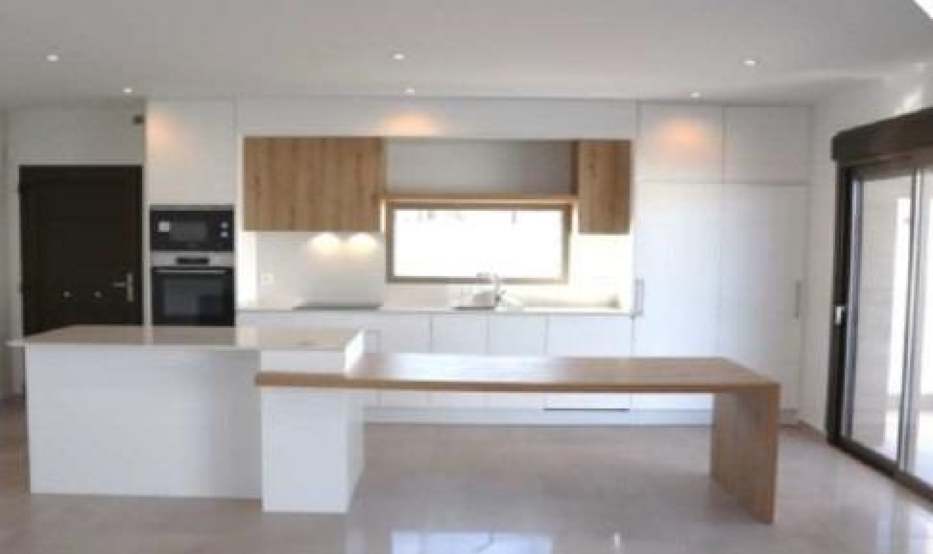 Novostavba - Vila -
Aspe - Centro