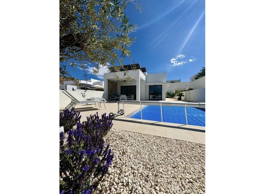 Novostavba - Vila -
Benijofar - Pueblo