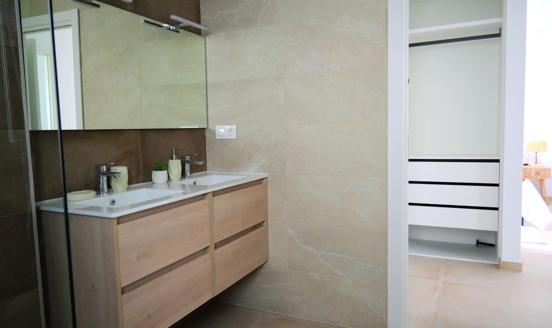 Novostavba - Vila -
Dolores - polideportivo