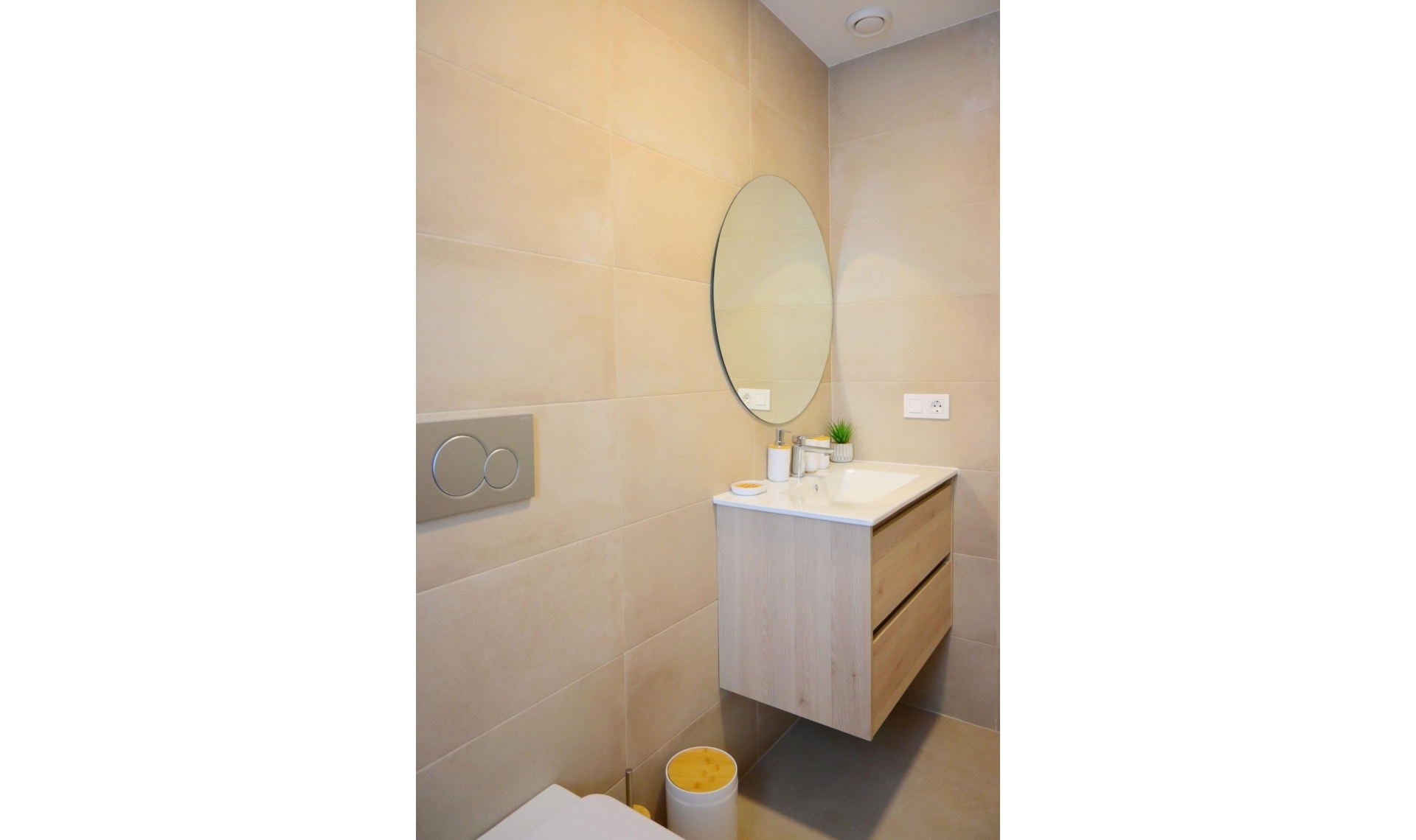 Novostavba - Vila -
Dolores - polideportivo