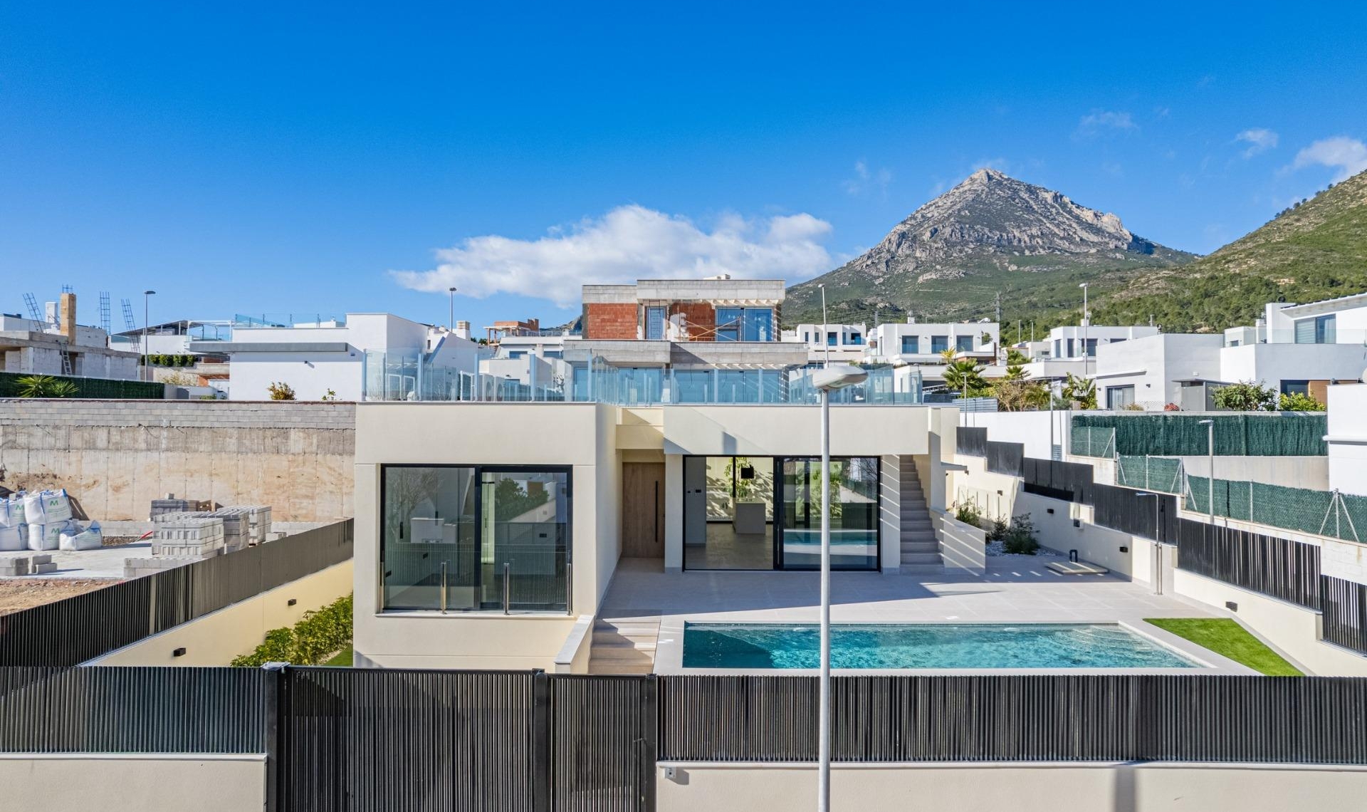 Novostavba - Vila -
Polop - La Alberca