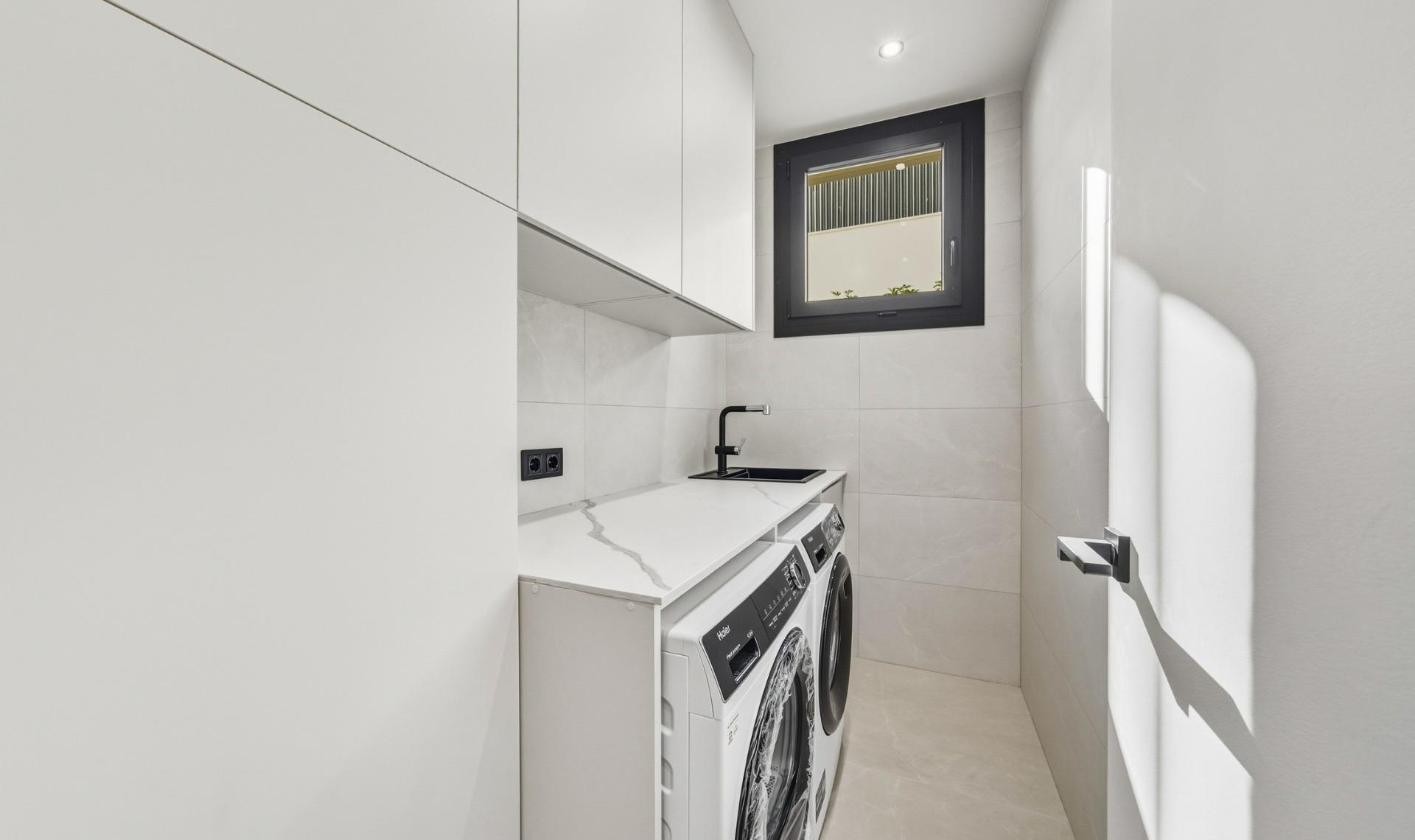 Novostavba - Vila -
Polop - La Alberca