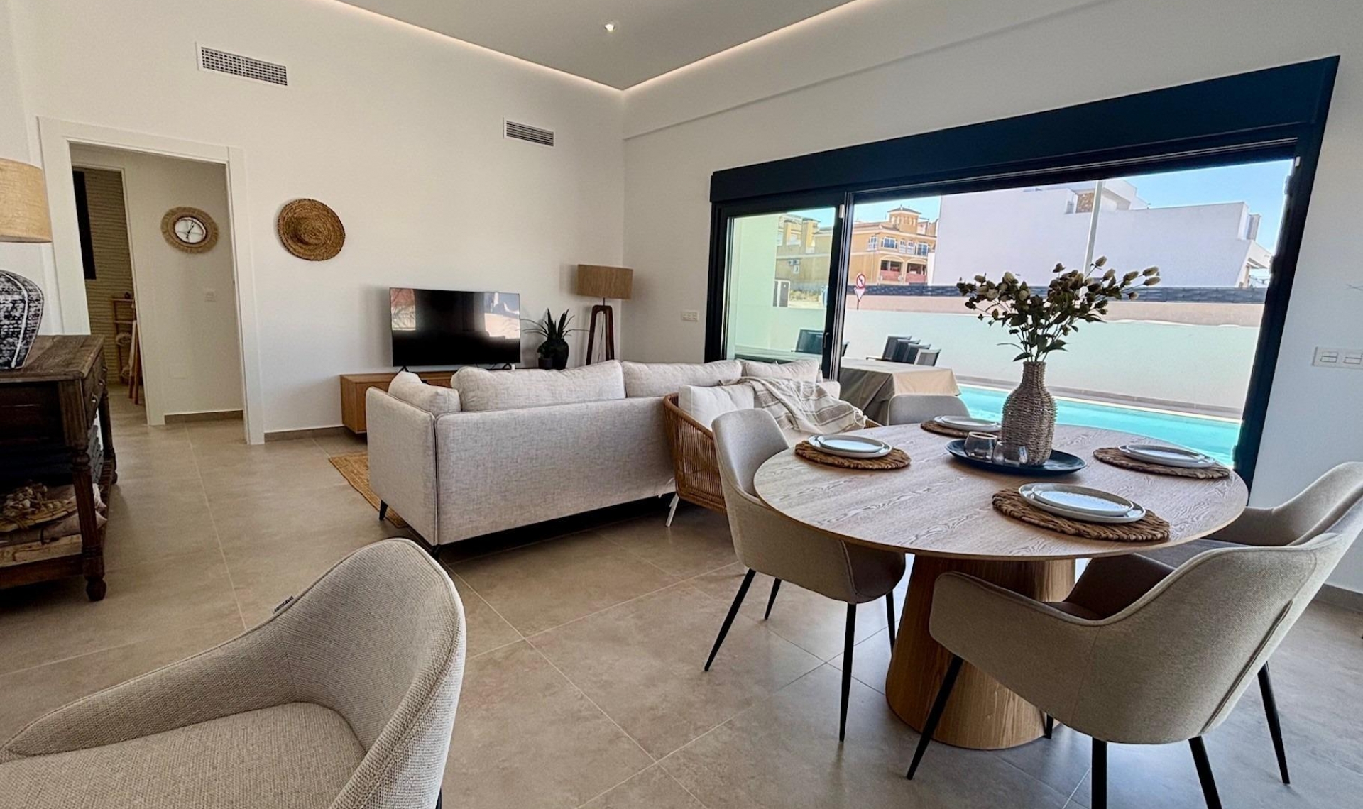 Novostavba - Vila -
Rafal - polideportivo