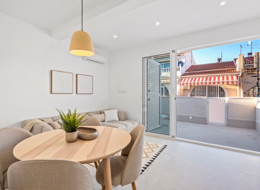 Resale - Adosado -
Torrevieja - El chaparral