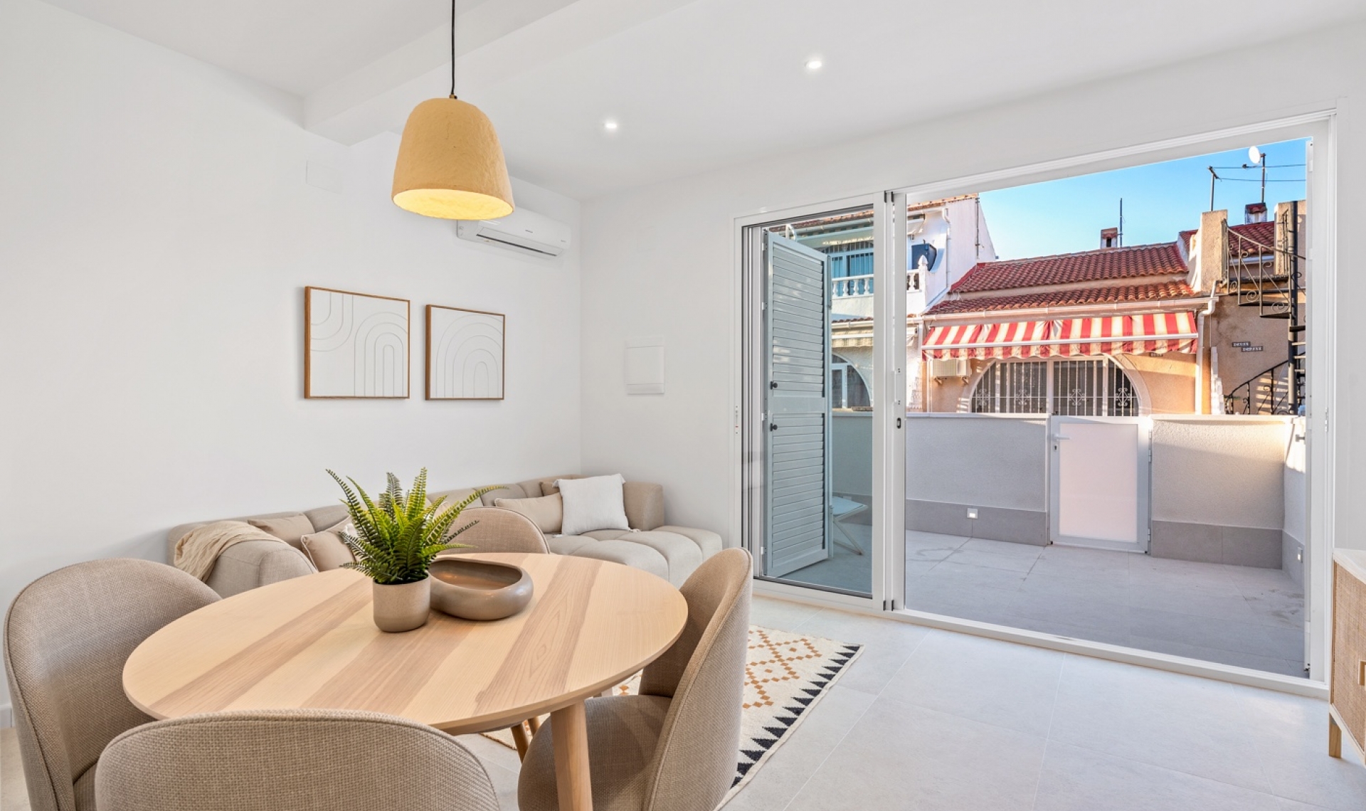 Resale - Adosado -
Torrevieja - El chaparral