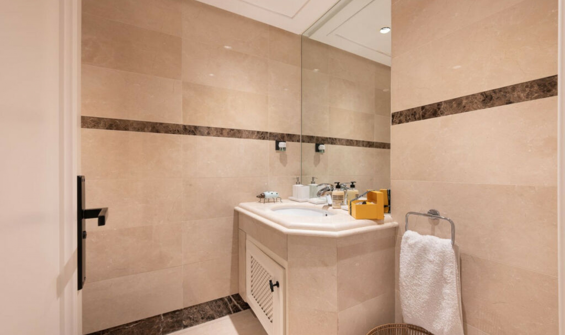 Resale - Apartment -
Aloha