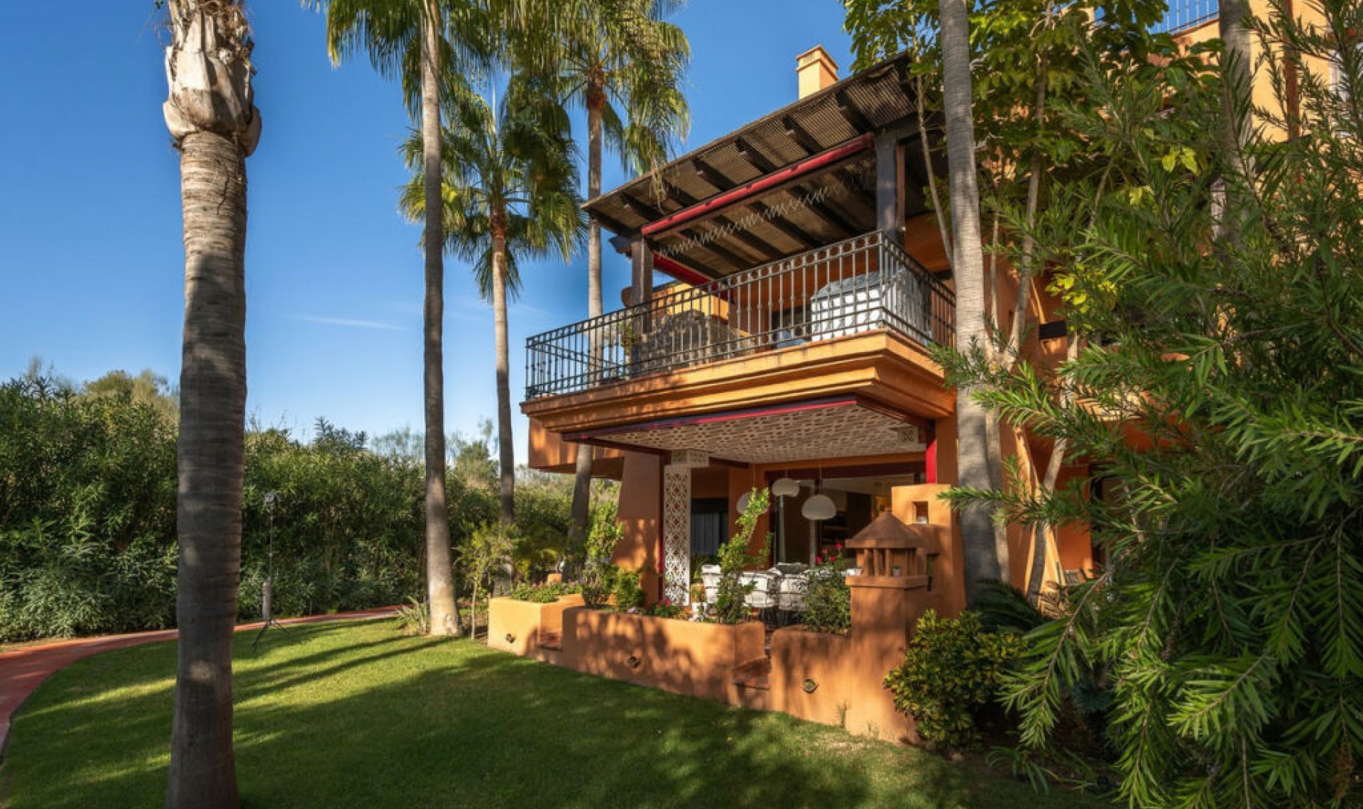 Resale - Apartment -
Aloha