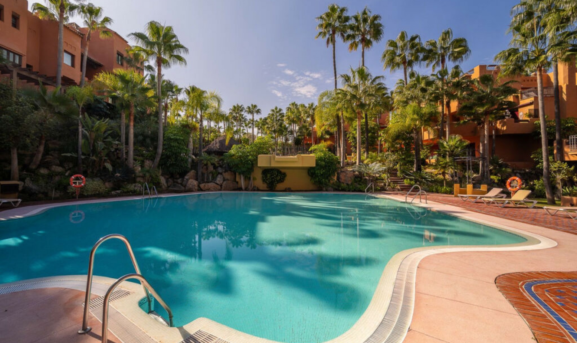 Resale - Apartment -
Aloha