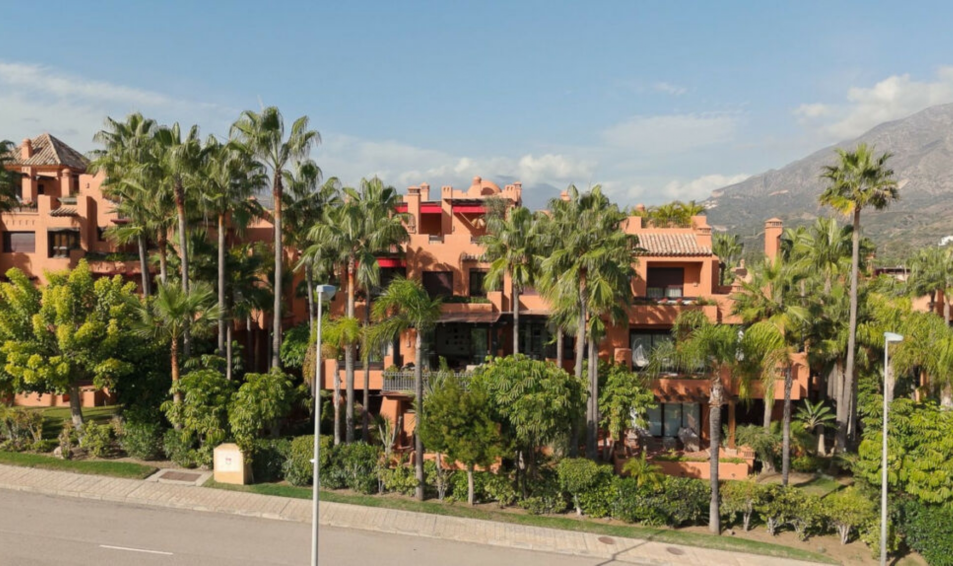 Resale - Apartment -
Aloha