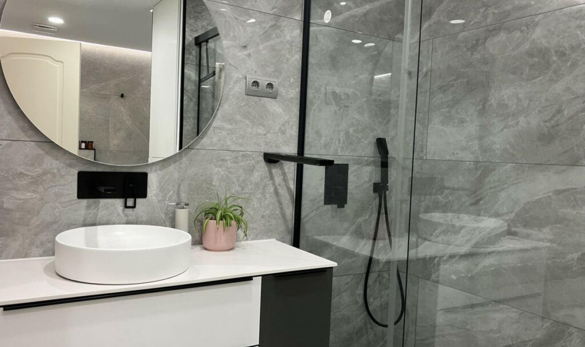 Resale - Apartment -
Aloha