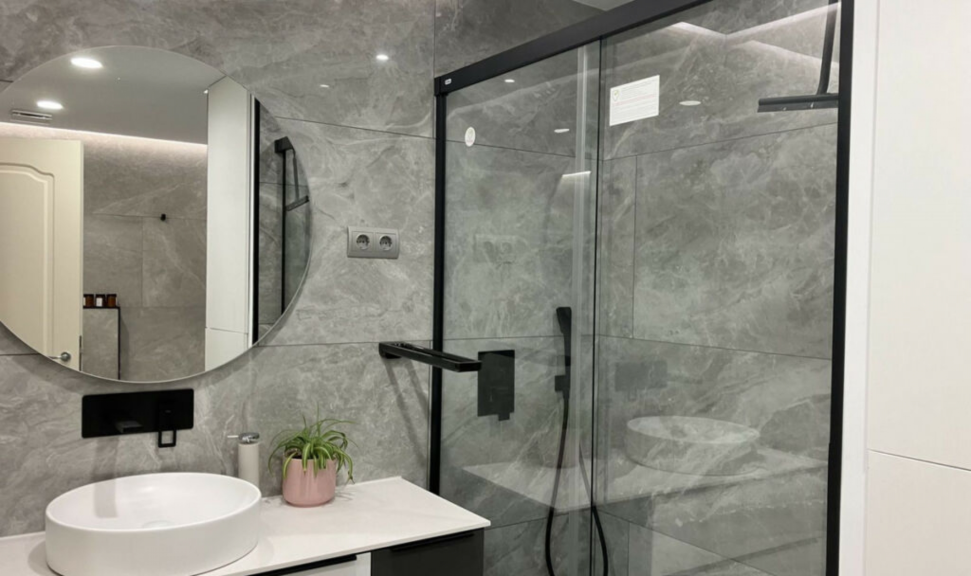 Resale - Apartment -
Aloha