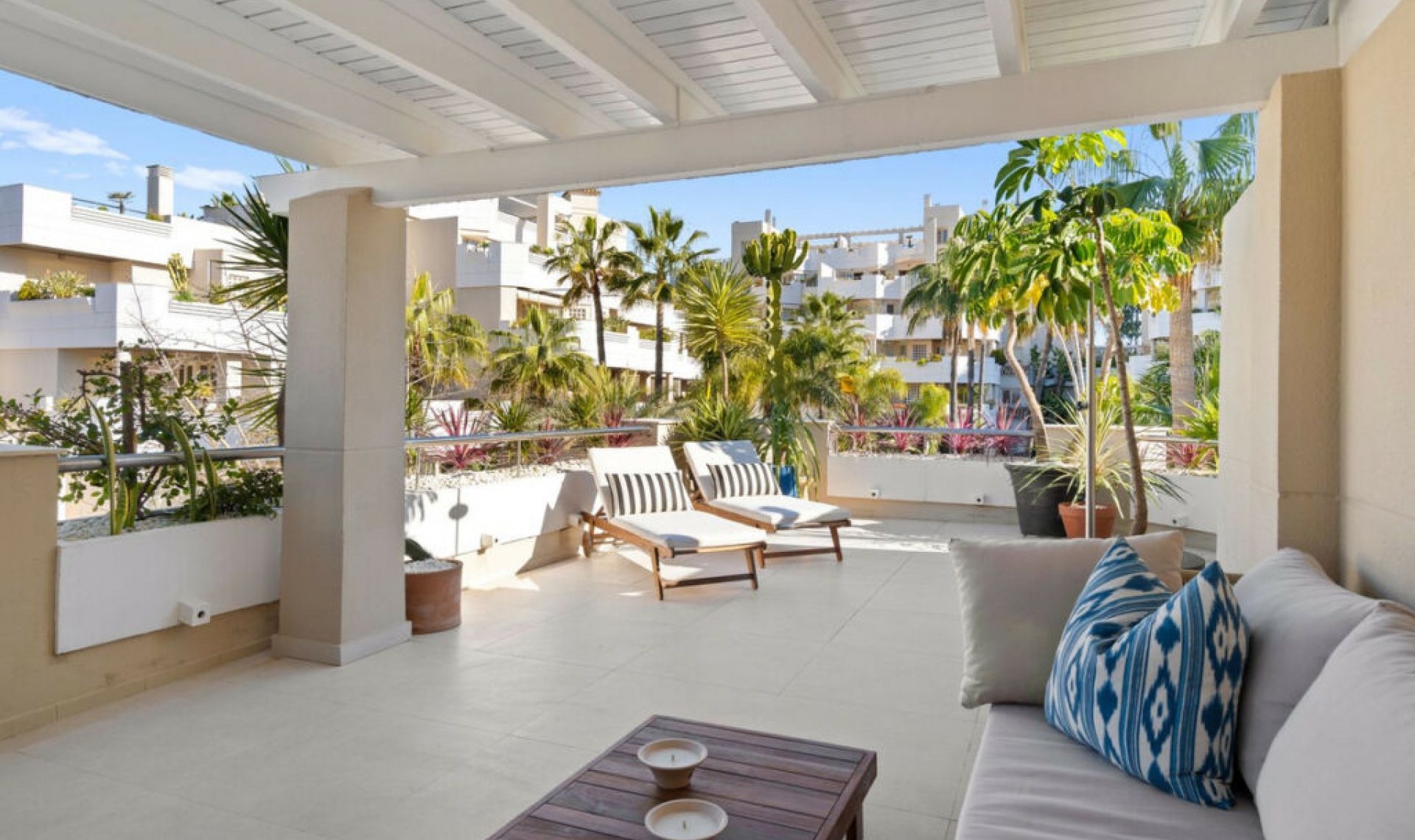 Resale - Apartment -
Aloha