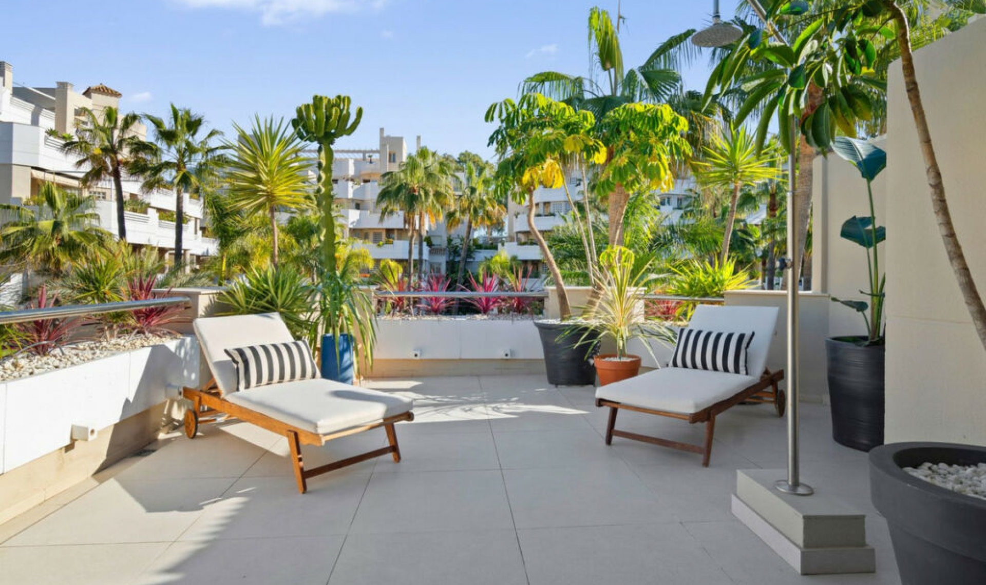 Resale - Apartment -
Aloha