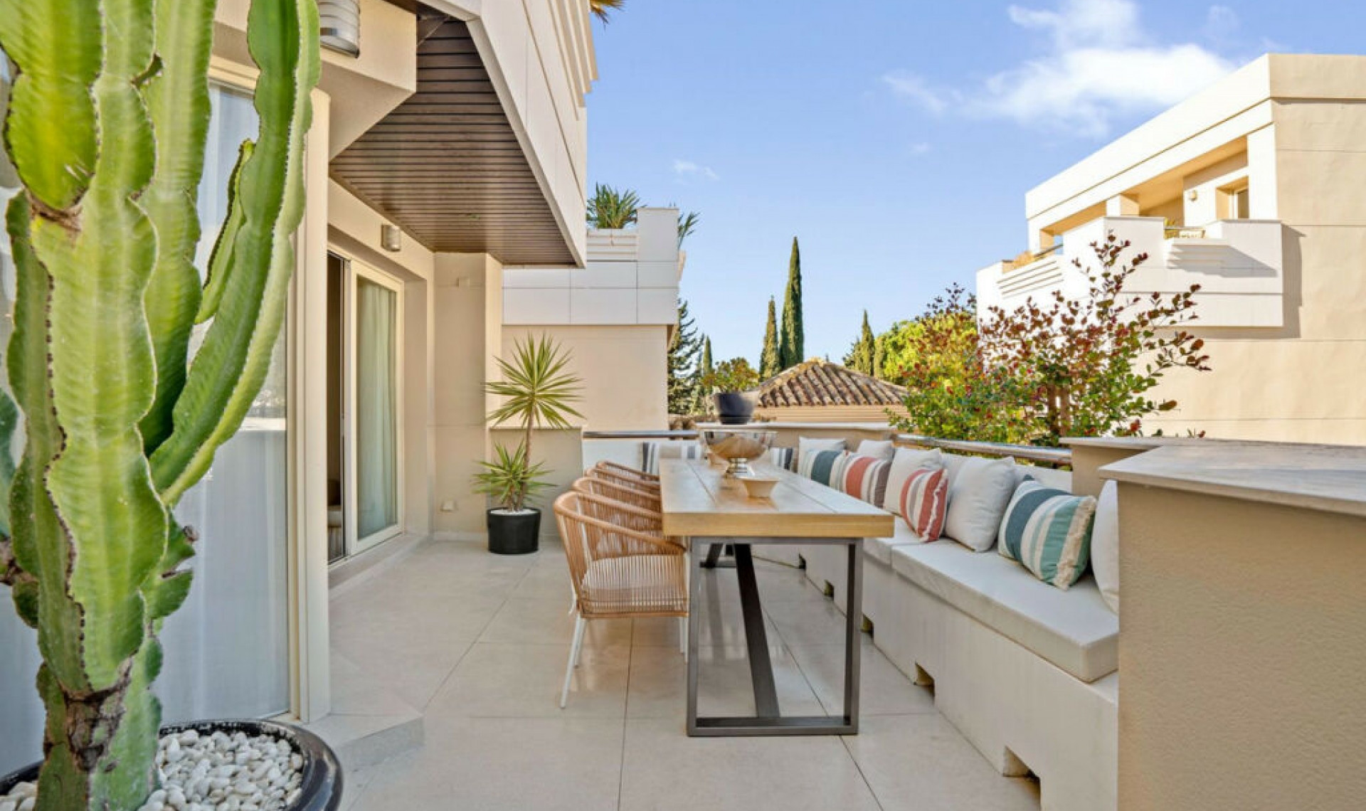 Resale - Apartment -
Aloha