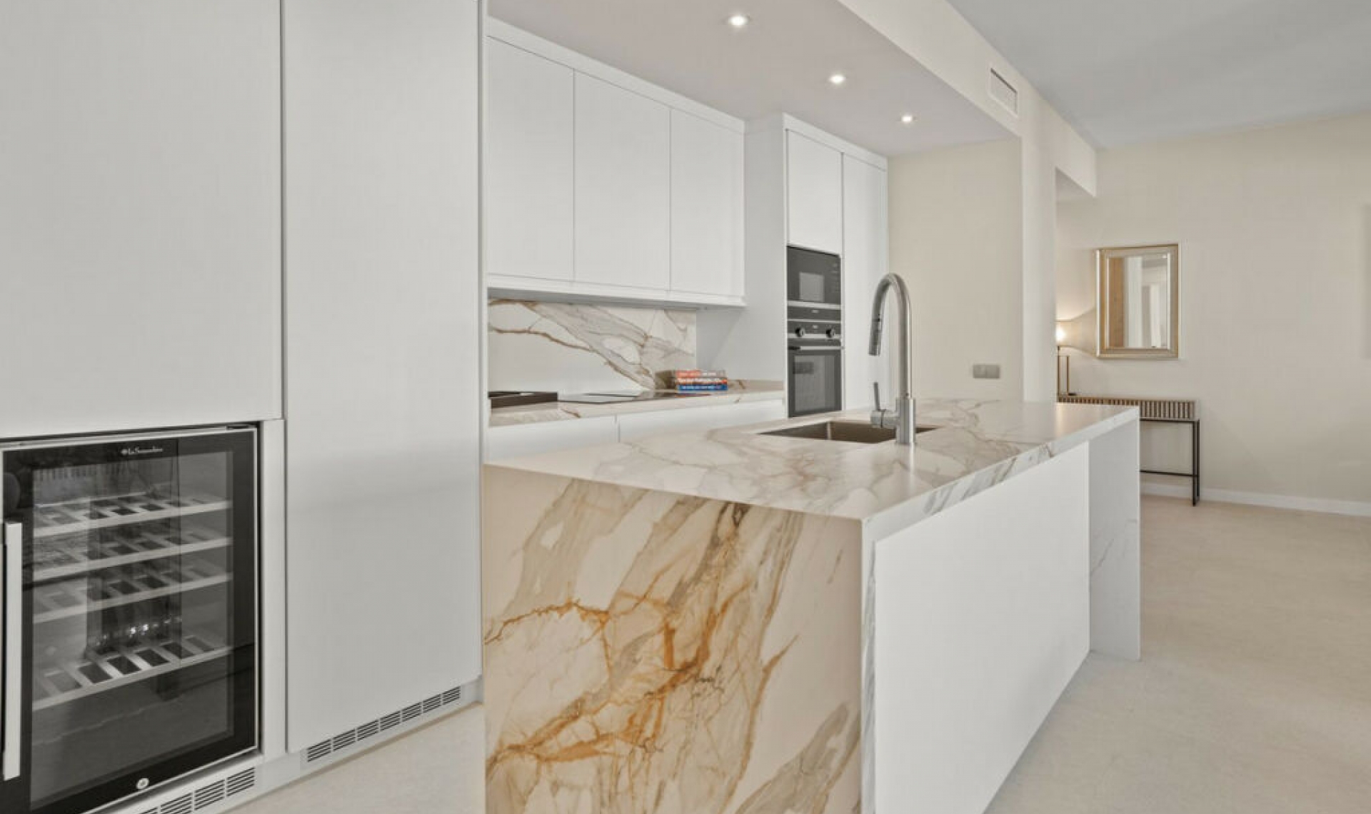 Resale - Apartment -
Aloha