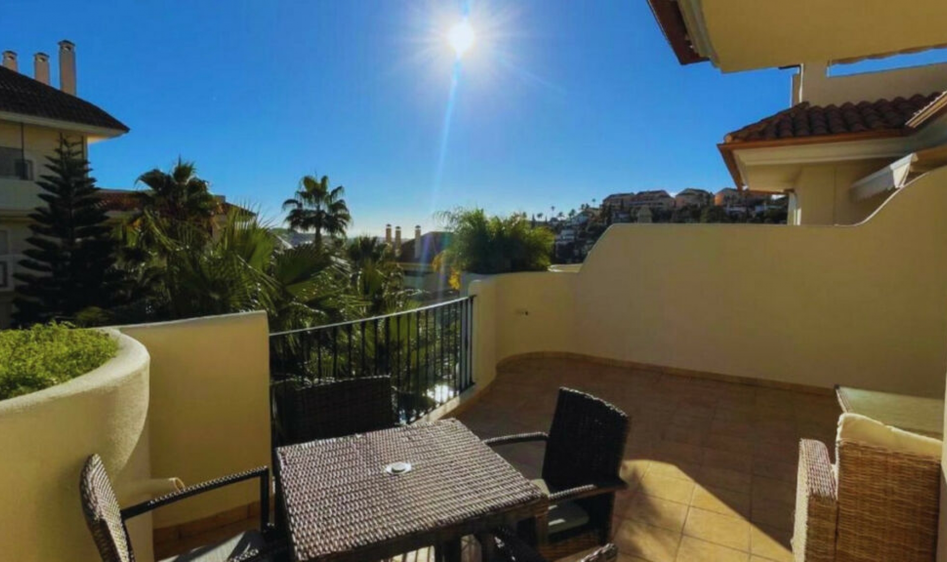 Resale - Apartment -
Aloha