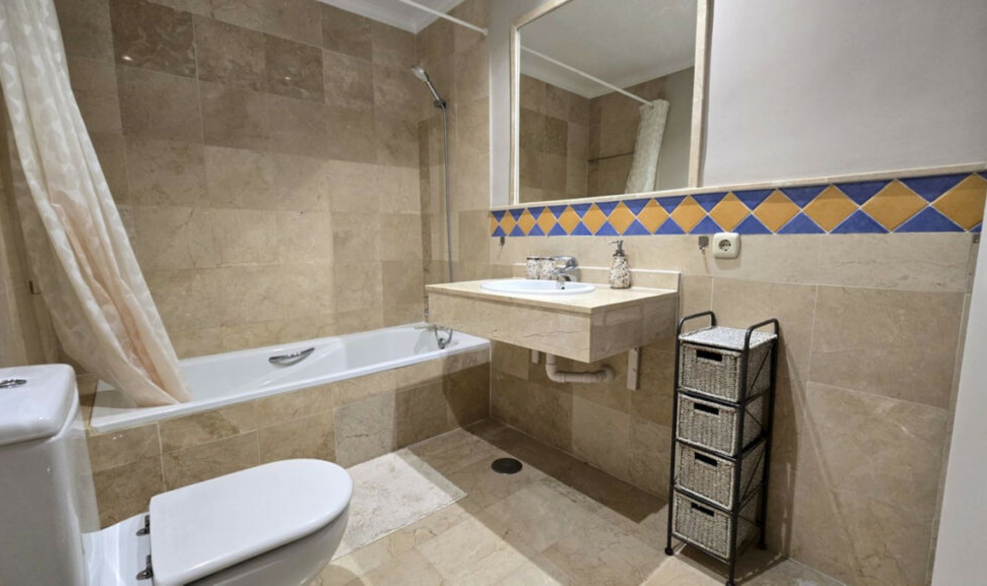 Resale - Apartment -
Aloha