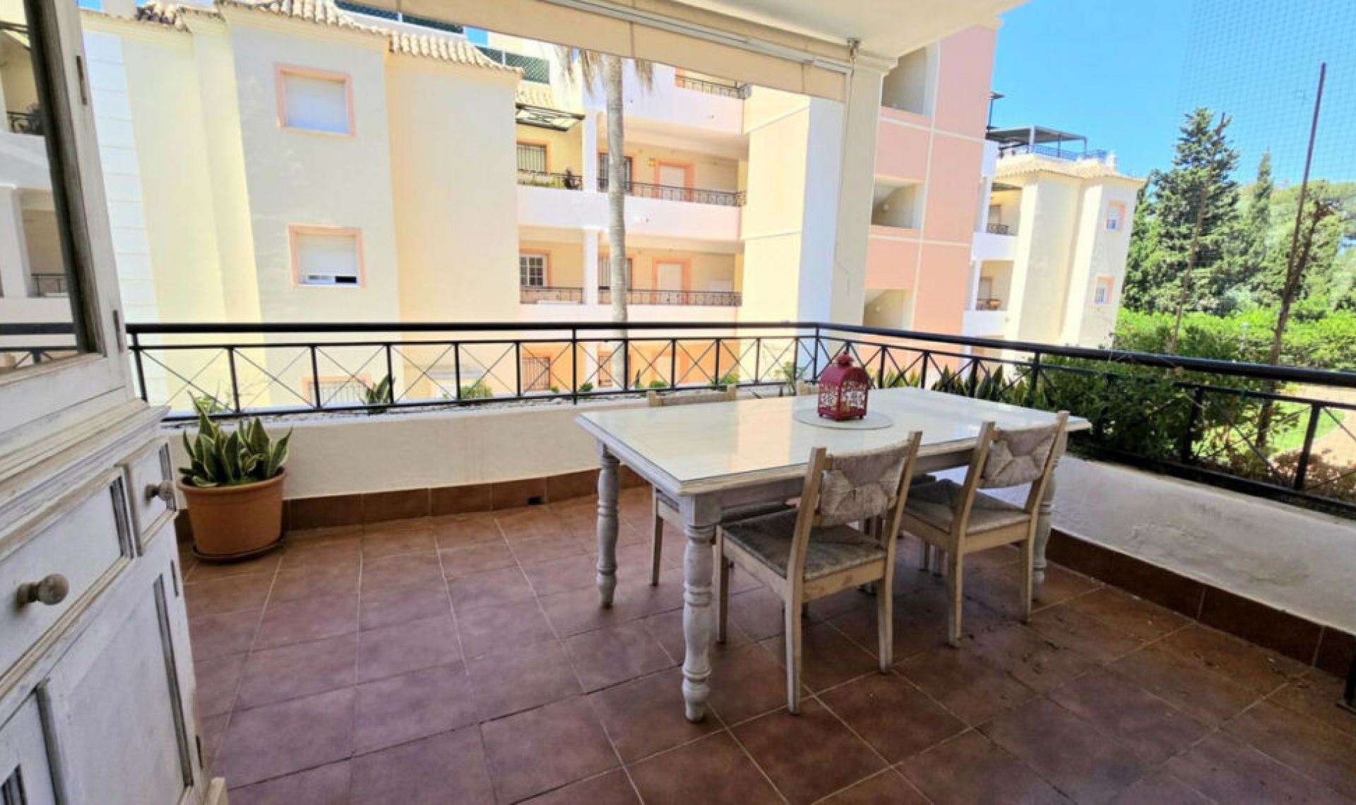Resale - Apartment -
Aloha